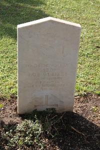 Ismailia War Memorial Cemetery - Bailey, M T
